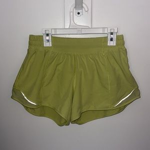 Lululemon Hotty Hot 4” inseam. yellow. size 6 tall.